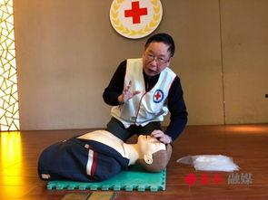 老年人旗袍抖音网红,抖音网红演绎老年人旗袍时尚魅力