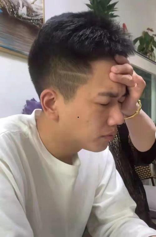 天津网红唐痘痘妻子,揭秘她的美丽与魅力